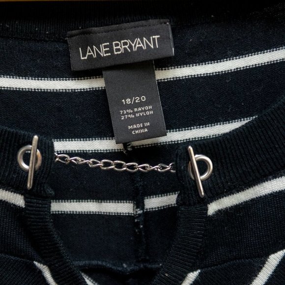 Lane Bryant Black & White bat sleeve sweater with chain detail  Size 18/20 - Picture 3 of 5